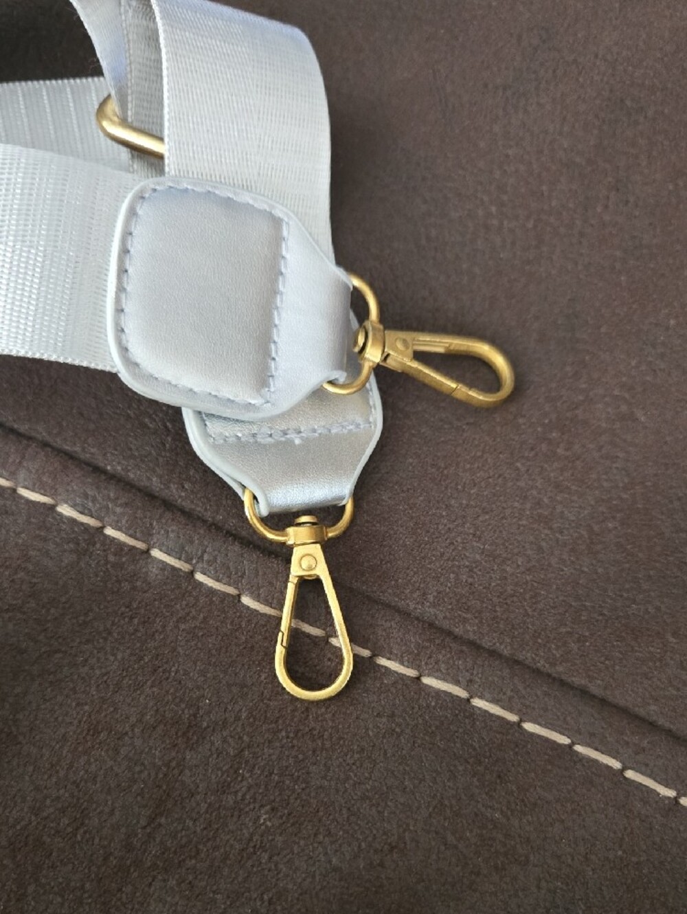 Kurt Geiger Metallic Silver Crossbody with Gold Logo - Picture 7 of 14